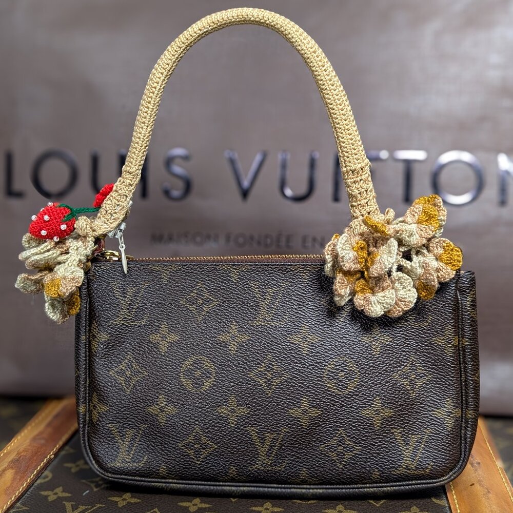 LOUIS VUITTON Pochette Accessoires Monogram Canvas Vintage